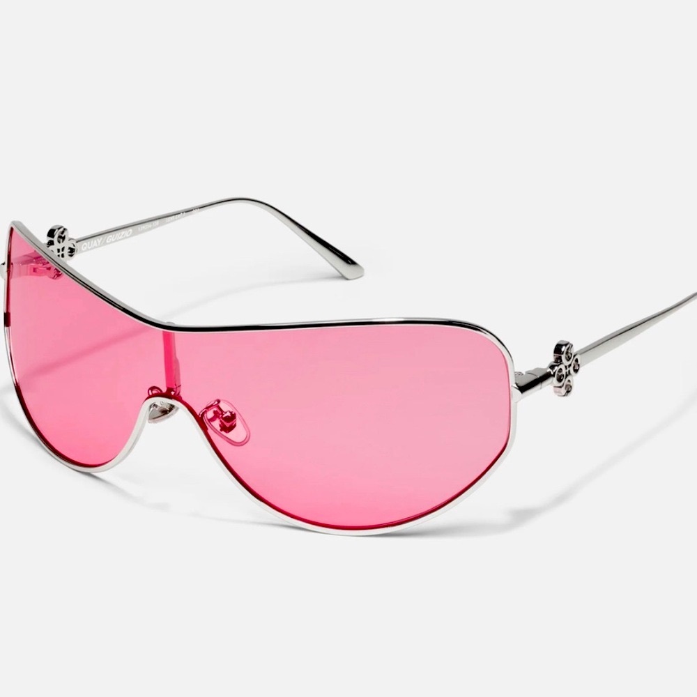Guizio Balance Shield Sunglasses in Silver & Rose
Quay